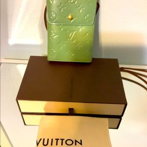 LOUIS VUITTON Crossbody Wallet Vernis